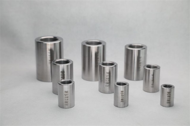 理塘25直螺纹钢筋套筒